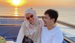 Ini Kemesraan Dimas Seto dan Dhini Aminarti Saat Makan