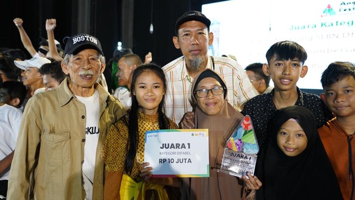 Juara 1 Kategori Difabel SLB Dharma Wanita Kota Bogor