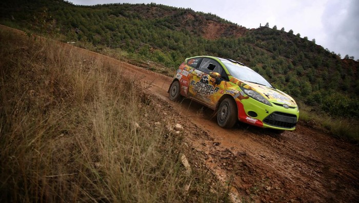 Kondisi mobil Musa Rajekshah sebelum menabrak batu