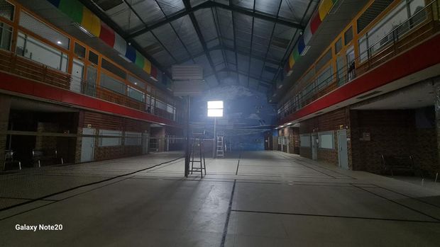 Lapangan Bulu Tangkis Phinisi