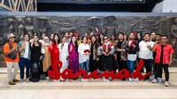 Acara ini menghadirkan 11 desainer muda, dan menghasilkan 40 baju kreasi anak bangsa.