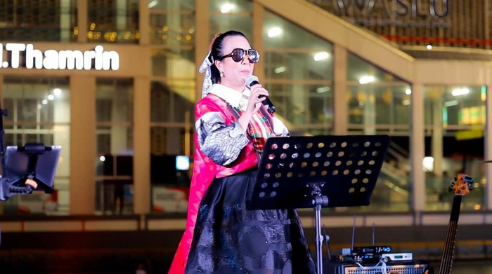 Merah Putih Fashoin Week digelar di Gedung Sarinah, Jakarta pada Sabut (25/11/2023). Acara ini menghadirkan 11 desainer muda, dan menghasilkan 40 baju kreasi anak bangsa.
