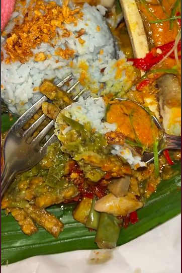 Nasi Padang mewah pakai bone marrow
