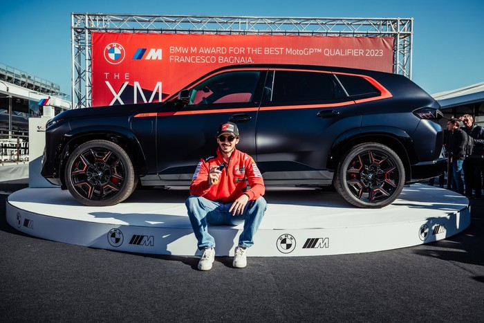 Pecco Bagnaia Dapat Hadiah BMW XM Label Red