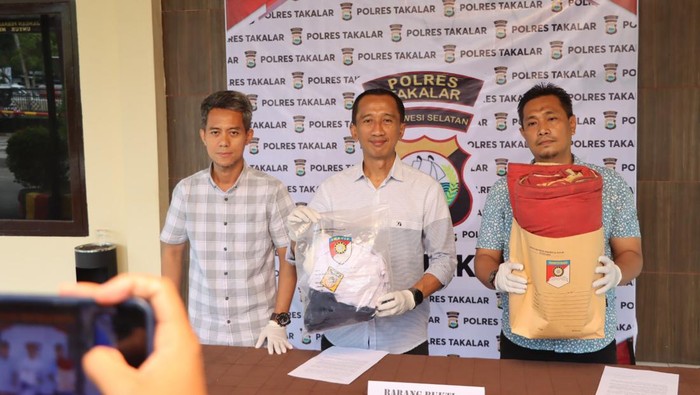 Polres Takalar, Sulsel merilis penangkapan putra oknum polisi yang menyetubuhi rekan wanitanya.