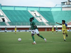 Striker PSS Ajak Riak: Debut Bareng Elvis Kamsoba Bikin Segalanya Mudah