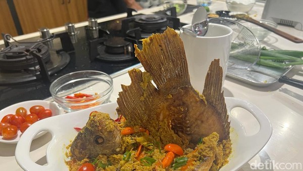 Serunya Masak Ikan Gurame Pesmol yang Nikmat Bernutrisi