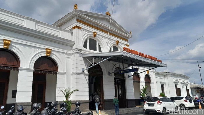 Stasiun Solo Jebres, Minggu (26/11/2023).