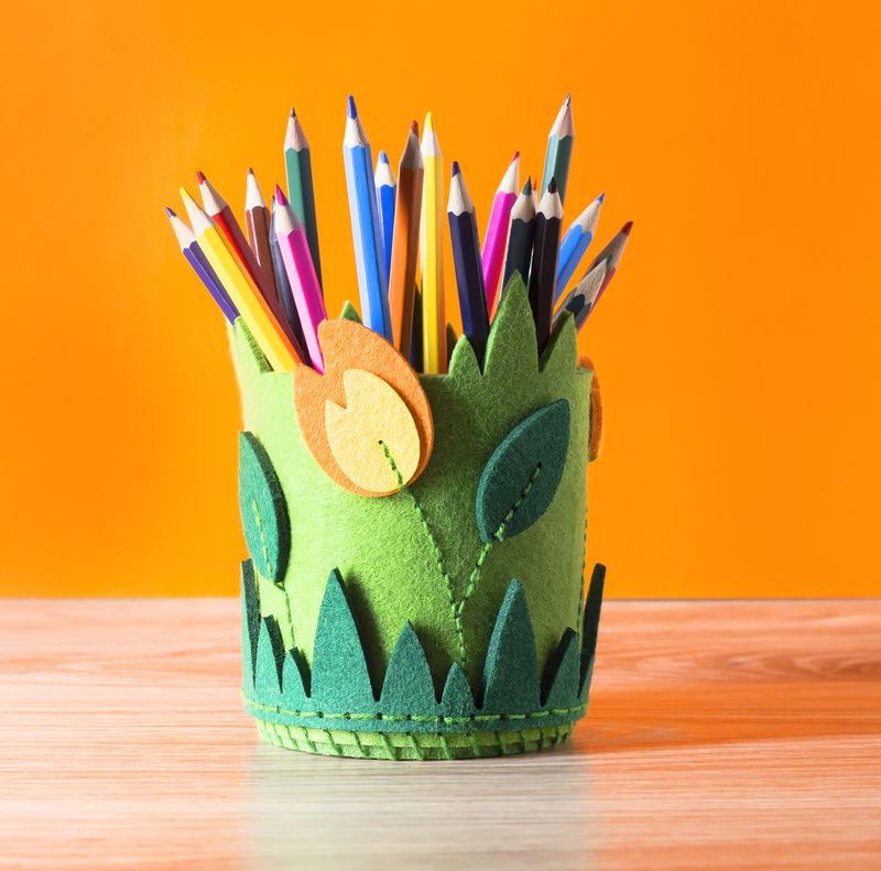 tempat pensil bekas.