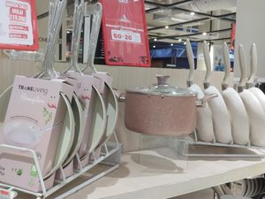 Bunda Merapat! di Transmart Full Day Sale Satu Set Panci Cuma Rp 100 ribuan