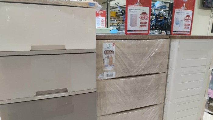 Transmart Full Day Sale Lemari.