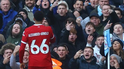Selebrasi Lucu ala Trent Alexander-Arnold: Di Depan Fans Man City
