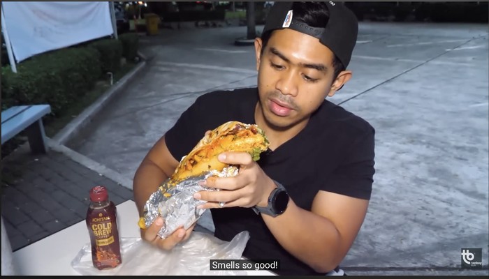 5 Makanan Porsi Jumbo Rekomendasi Food Vlogger, Martabak hingga Kebab!