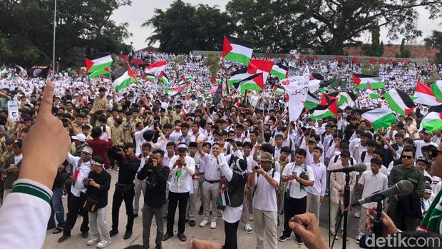 Aksi bela Palestina di Garut, Senin (27/11/2023).