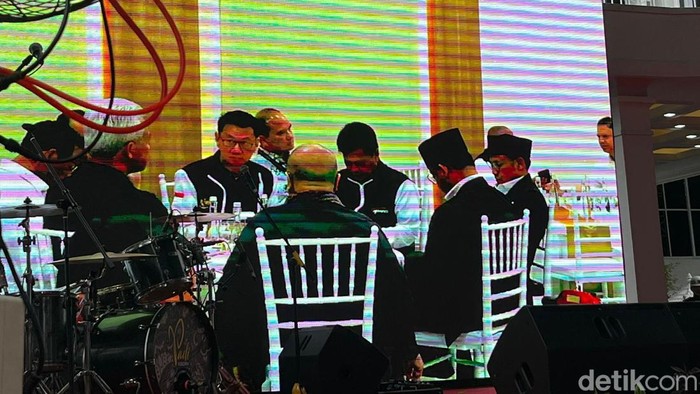 Anies dan Ganjar di KPU, Senin (27/11/2023). (Anggi Muliawati/detikcom).