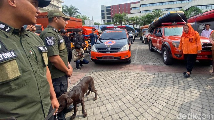 Apel gladi lapangan kesiapsiagaan menghadapi musim penghujan di halaman Balai Kota Semarang, Senin (27/11/2023).