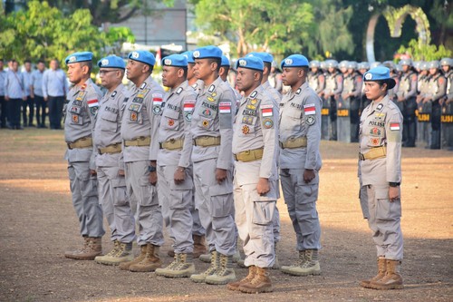 Apel penerimaan 11 personel di Mapolda NTT yang baru pulang dari misi perdamaian dunia di Afrika Selatan, Senin (27/11/2023). (Dok Humas Polda NTT)