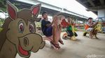 Asyiknya Bermain di Kolong Tol Becakayu Kalimalang
