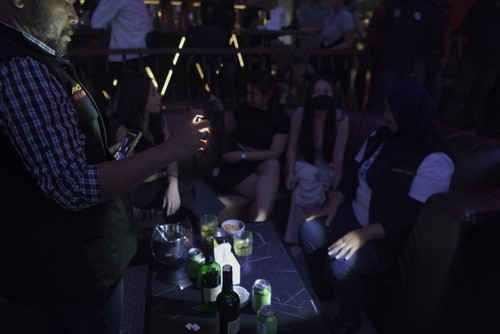 Badan Narkotika Nasional Provinsi (BNNP) Nusa Tenggara Barat (NTB) menggelar sidak peredaran narkotika di tiga kafe di kawasan Senggigi, Lombok Barat, pada Minggu dini hari (26/11/2023).