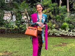 8 Gaya Artis Indonesia Pakai Kebaya Klasik, Cantik nan Ayu