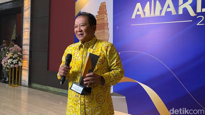 Bupati Jember Hendy Siswanto usai penghargaan detikJatim Awards di Kota Batu, Senin (27/11/2023).