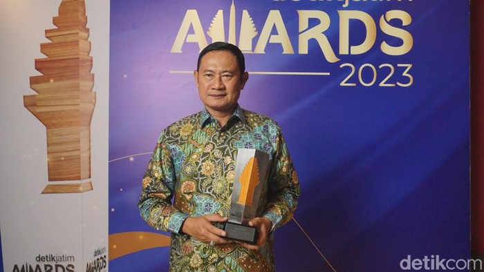 Bupati Lamongan Yuhronur Efendi