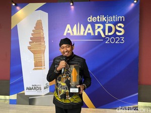 Lestarikan Keris, Cak Fauzi Sabet Anugerah Tokoh Pengembang Warisan Budaya