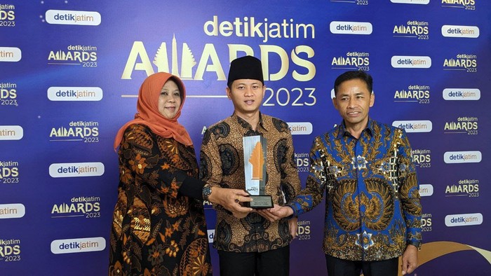 Bupati Trenggalek Sabet Penghargaan detikJatim Awards