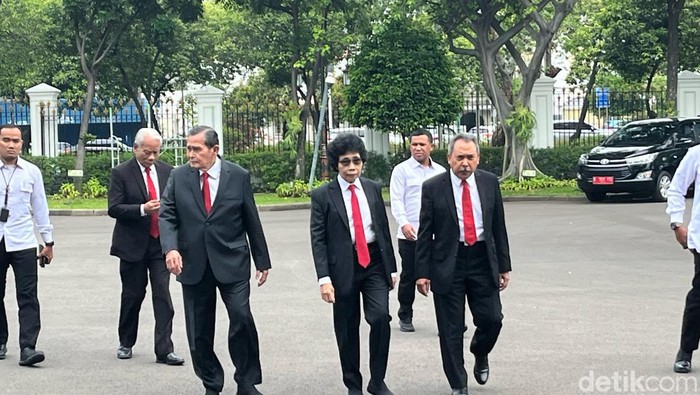 Dewas KPK tiba di Istana jelang pelantikan Nawawi sebagai ketua KPK (Eva Savitri/detikcom)