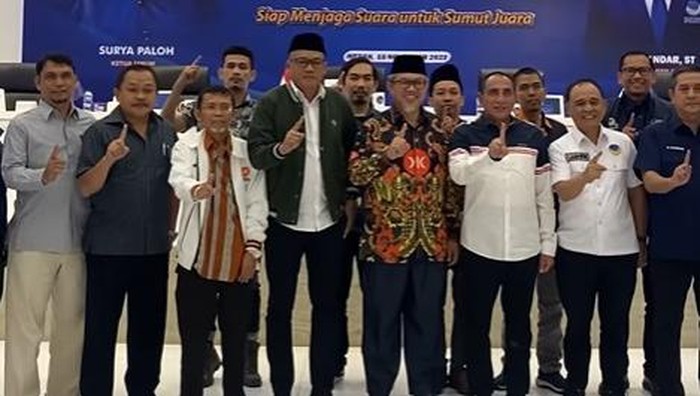 Edy Rahmayadi (3 kanan) usai rapat perdana Timnas AMIN Sumut. (Foto: Instagram @edy_rahmayadi)