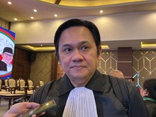 Farhat Abbas Gak Masalah dengan Laporan Denny Sumargo