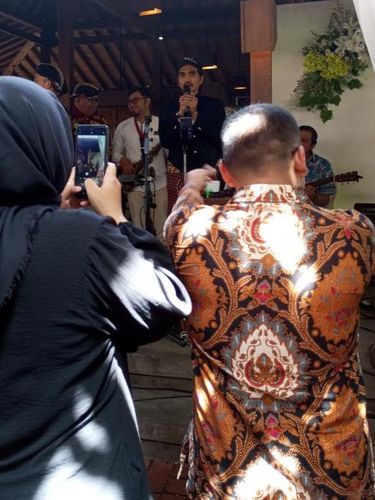 Foto Duta mengisi di acara pernikahan, viral di TikTok