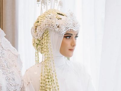 10 Gaya Nadya Mustika, Eks Rizki DA Bikin Pangling Jadi Pengantin Sunda