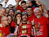 Bagnaia Samai Catatan Langka Rossi dan Marquez