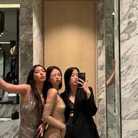 Sudah jadi rahasia umum kalau bintang drama Korea Nevertheless, Lee Ho Jung satu circle dengan Jennie BLACKPINK. Namun, banyak penggemar yang terkejut melihat interaksinya bersama pemain drama Korea True Beauty, Moon Ga Young. Foto: Instagram