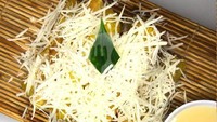 Singkong Keju Bang Pay menawarkan 8 lembar singkong goreng yang dilengkapi keju. Harganya Rp 16 ribuan saja. Kalau mau lebih lengkap, bisa pesan singkong keju cokelat susu hingga Milo susu. Foto: GoFood