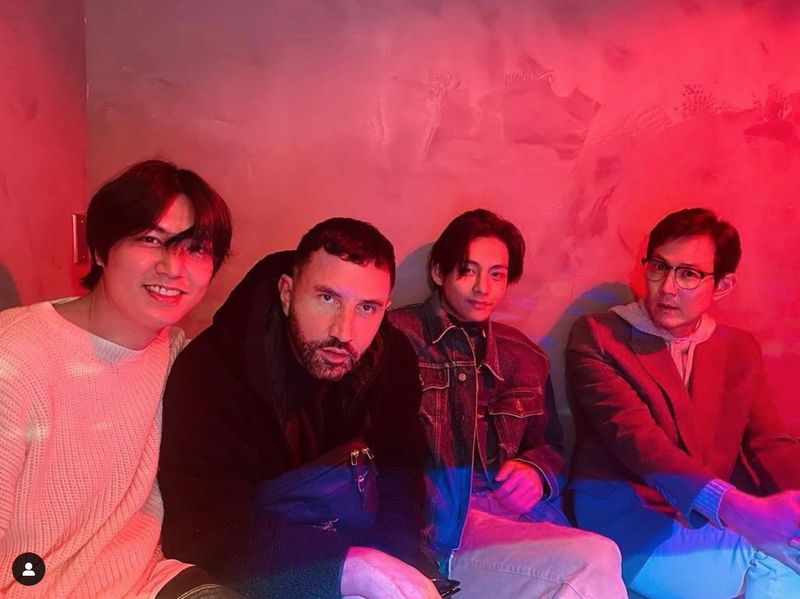 Heboh V BTS, Lee Min Ho, Lee Jung Jae Satu Frame, Diduga Akting Bareng Heboh V BTS, Lee Min Ho, Lee Jung Jae Satu Frame, Diduga Akting Bareng