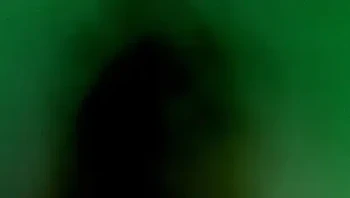 Saya terbangun pada suatu pagi dan menemukan ponsel saya di lantai. Saya selalu bertanya-tanya bagaimana ponsel itu bisa berada di sana dan mengapa gambar ini muncul. Foto: Dok. Buzzfeed
