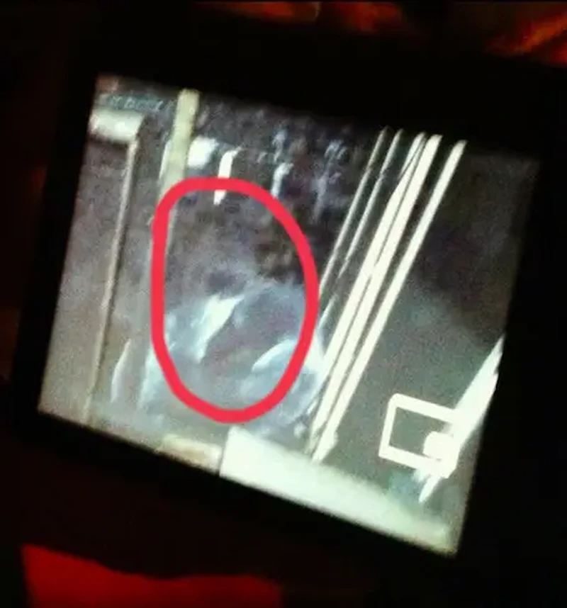 Hii! Foto Menyeramkan Terekam di Kamera, Bikin Begidik