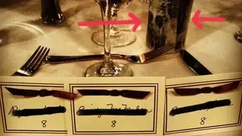 Saya baru saja mengambil foto meja sebuah pernikahan. Dan di latar belakang kamu bisa melihat ada penampakan hantu di botol bir. Foto: Dok. Buzzfeed