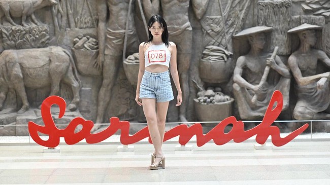 Sama seperti tahun sebelumnya, icon IFW adalah model dengan talenta luar biasa. Bukan sekadar jago di catwalk, tapi mereka harus punya persona dan kompetensi diri yang paripurna. 