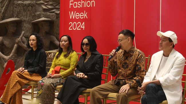 Ketua Umum APPMI Poppy Dharsono menjelaskan lebih detail karakter apa saja yang perlu dimiliki oleh icon IFW 2024. Tak hanya itu, lanjut Poppy, icon IFW 2024 juga dituntut memiliki endurance atau ketahanan yang baik dalam melakukan berbagai tuntutan pekerjaan. Poin penting lainnya adalah memiliki pengaruh di dunia fashion ataupun industri kreatif dan budaya.  