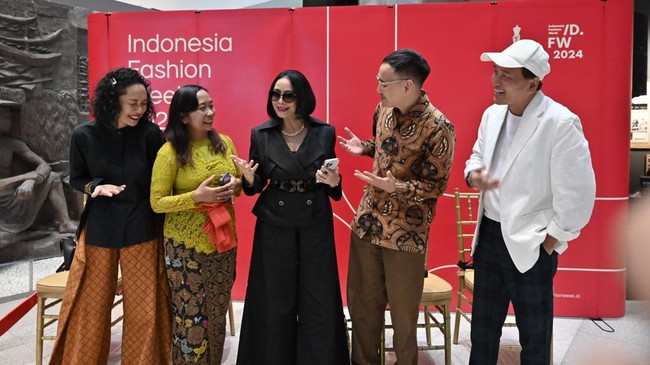 Menjadi icon IFW 2024 adalah pencapaian yang membanggakan. Sebab, APPMI akan memastikan icon menjadi wajah dari IFW 2024. Tak berhenti di situ, APPMI juga akan mendorong icon terpilih memiliki kemampuan lain di luar modeling, salah satunya kemampuan untuk live streaming di dunia digital. 