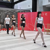 Proses pencarian dimulai dari Agustus 2023 di mana komite IFW telah melakukan audisi di beberapa kota sebelumnya yakni Surabaya dan Medan. Sekarang saatnya audisi final dilakukan di Jakarta. Kali ini IFW kembali berkolaborasi dengan Sarinah sebagai Official Mall Partner untuk ajang Icon Search 2024.