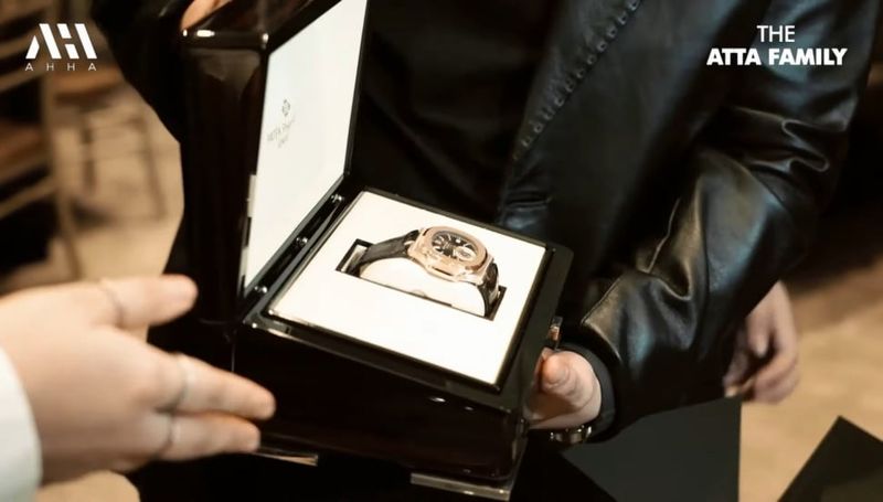 Jam tangan kado Aurel untuk Atta