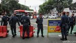 Jelang Deklarasi Kampanye Damai, Polisi Berjaga di Depan KPU