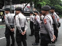 Jelang Deklarasi Kampanye Damai, Polisi Berjaga di Depan KPU