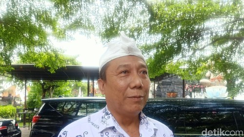 Kepala Disdikpora Kota Denpasar Anak Agung Gede Wiratama saat ditemui pada Senin (27/11/2023) di SMK PGRI 3 Denpasar, Bali, Jalan Narakusuma Denpasar, Bali
