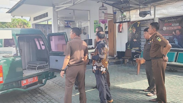 Kejari Gorontalo Utara menetapkan Kepala Dinas Kepemudaan dan Olahraga (Kadispora) Gorontalo Utara berinisial YE (58) sebagai tersangka.