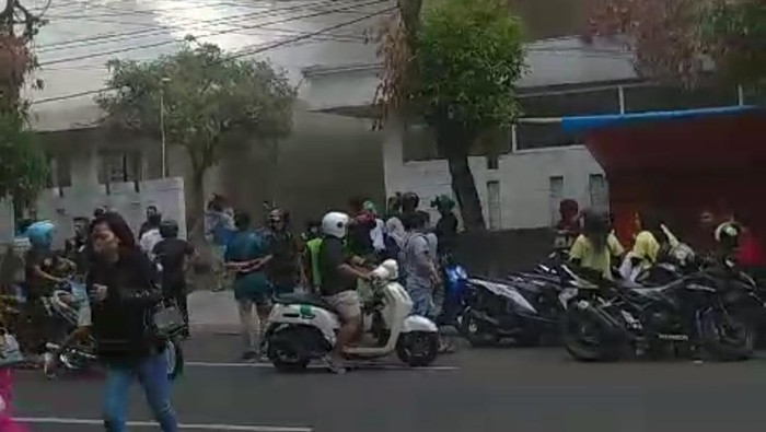 Kebakaran hotel dan resto di Jember